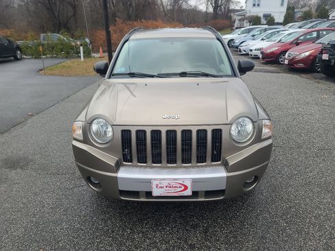 Used 2007 Jeep Compass Limited w/ Driver Convenience Group image 2