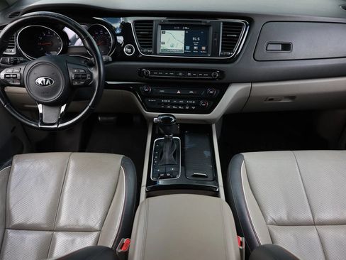 Used 2015 Kia Sedona SX FWD image 2