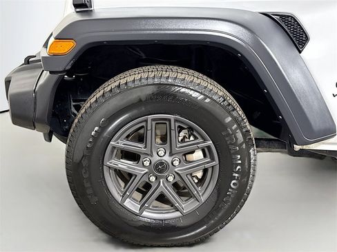 Used 2024 Jeep Wrangler Sport S image 27