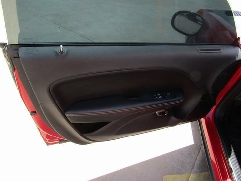 Used 2016 Dodge Challenger SRT Hellcat image 6