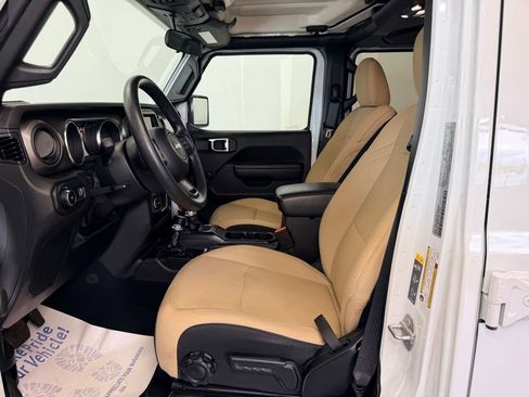 Used 2023 Jeep Wrangler Unlimited Sport AWD/4WD image 3