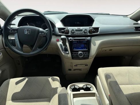 Used 2017 Honda Odyssey SE image 10