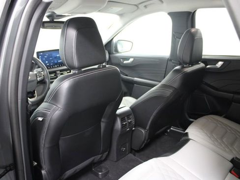 Used 2023 Ford Escape SE w/ PHEV Premium Package image 25