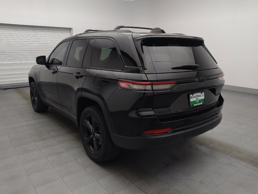 Used 2023 Jeep Grand Cherokee Altitude AWD/4WD image 5