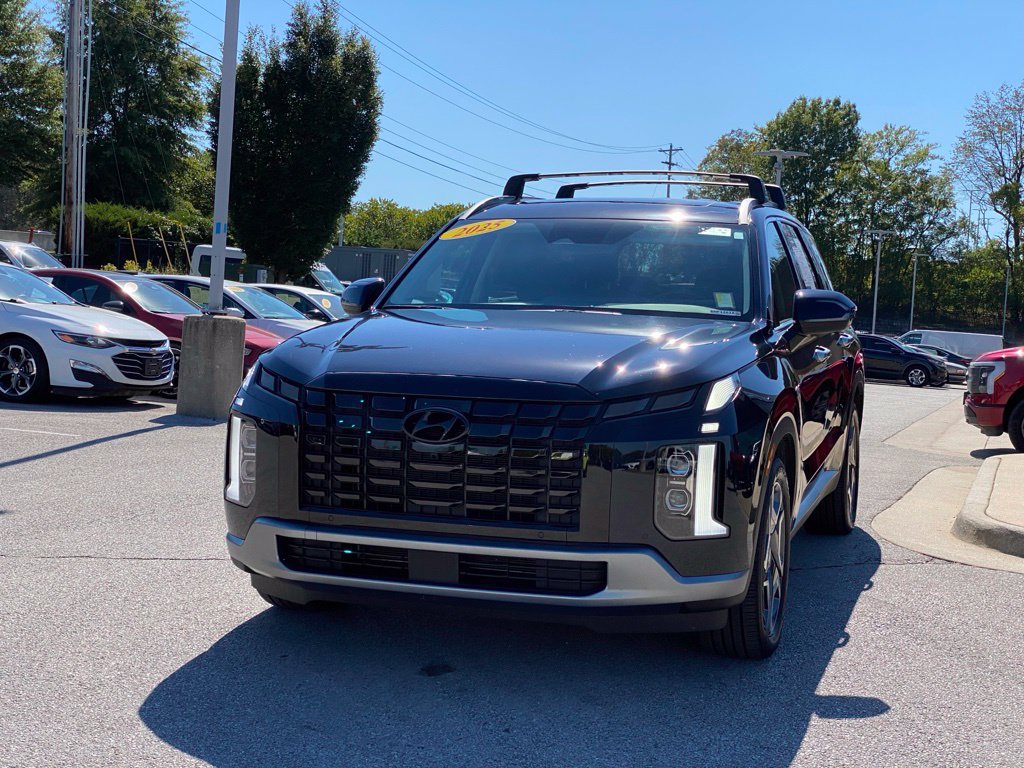 Used 2025 Hyundai Palisade SEL FWD image 3