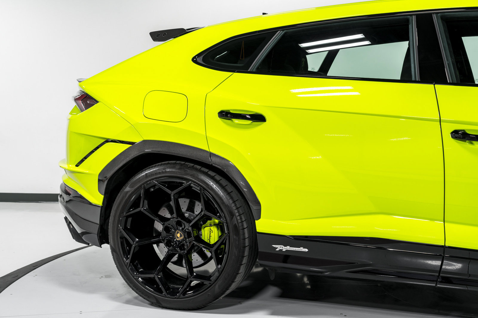 Used 2024 Lamborghini Urus Performante AWD/4WD image 57