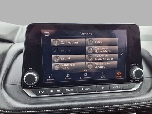 Used 2025 Nissan Rogue SV FWD image 7