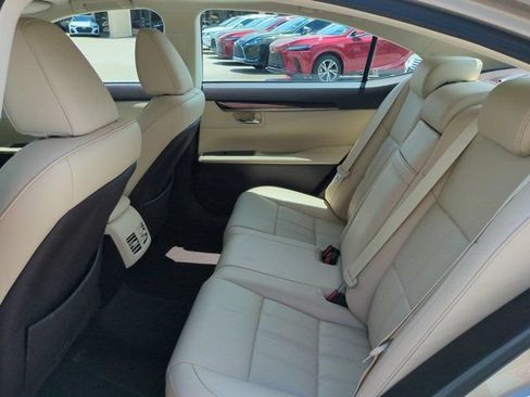 Used 2018 Lexus ES 350 w/ Luxury Package w/Wood Trim FWD image 12