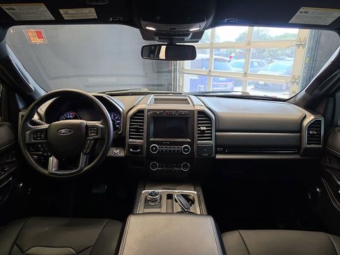 Used 2019 Ford Expedition XLT w/ Equipment Group 202A RWD image 18