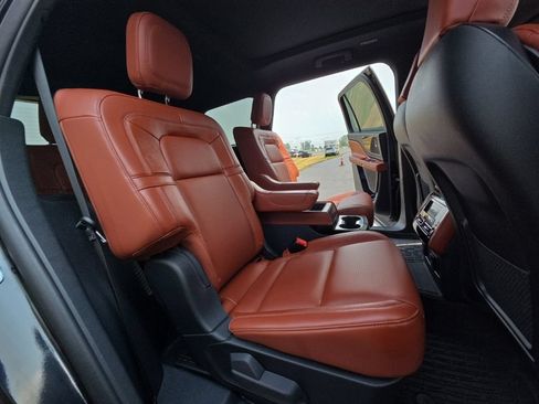 Used 2025 Lincoln Aviator Reserve AWD/4WD image 25