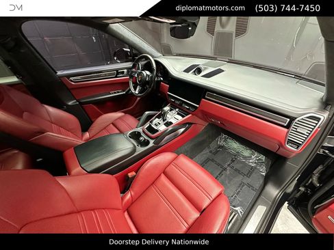 Used 2022 Porsche Cayenne Turbo w/ Performance Package (PG2) image 20