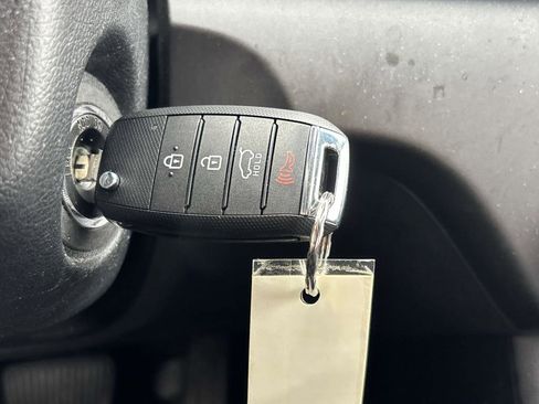 Used 2018 Kia Sportage LX image 17