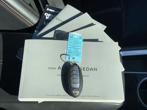 Used 2024 Nissan Altima 2.5 SR image 53