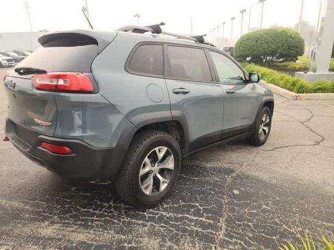 Used 2015 Jeep Cherokee Trailhawk w/ Leather Interior Group AWD/4WD image 15