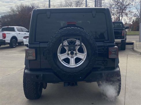 Used 2022 Jeep Wrangler Unlimited Sport image 7
