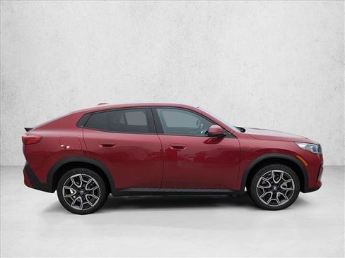 Used 2025 BMW X2 xDrive28i image 4