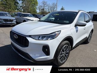 Used 2025 Ford Escape SE FWD video 1