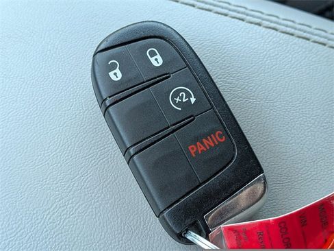 Used 2023 Jeep Compass Limited image 29