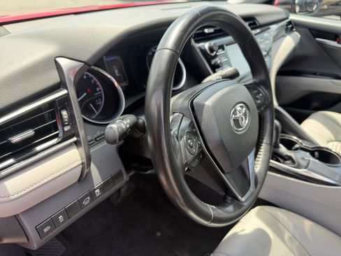 Used 2019 Toyota Camry SE FWD image 28