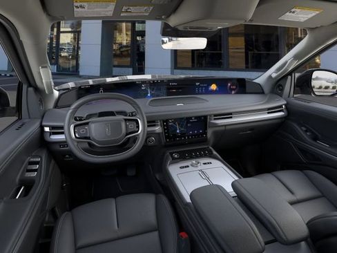 New 2026 Lincoln Navigator L Premier AWD/4WD image 10