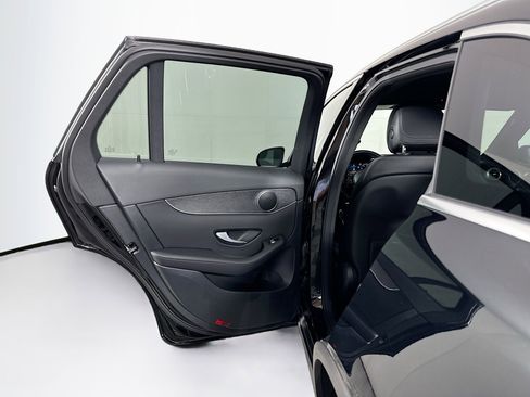 Used 2022 Mercedes-Benz GLC 300 4MATIC w/ Premium Package Lite image 27