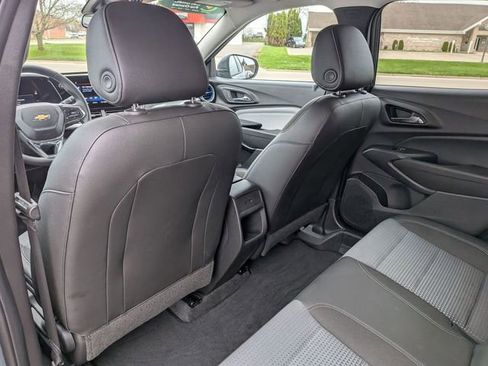 Used 2025 Chevrolet Trax LT w/ LT Convenience Package image 26
