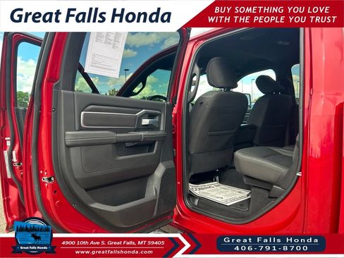 Used 2026 RAM 2500 Big Horn AWD/4WD image 17