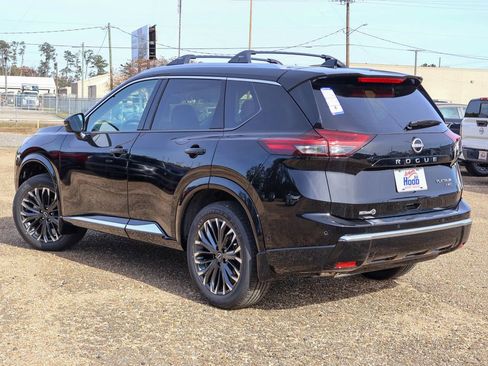 New 2026 Nissan Rogue Platinum image 2