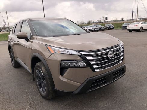 Used 2025 Nissan Rogue SV image 15