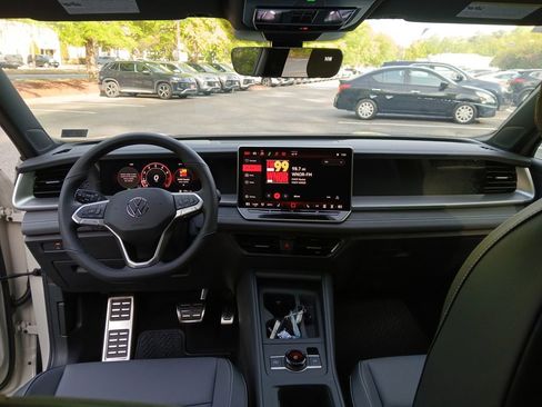 New 2026 Volkswagen Tiguan SE R-Line AWD/4WD image 12