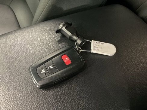 Used 2025 Toyota RAV4 XLE image 22