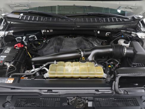 Used 2020 Ford Expedition Limited image 30