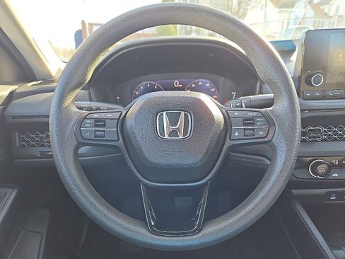 Certified 2025 Honda Accord LX image 19