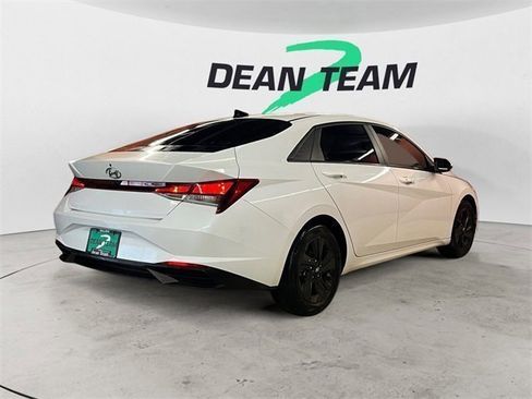 Used 2021 Hyundai Elantra SEL w/ Convenience Package image 8
