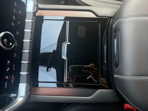 Used 2025 GMC Yukon XL Denali w/ Sun & Power Step Package image 44