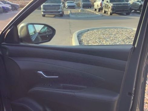 Certified 2025 Hyundai Tucson SE image 23