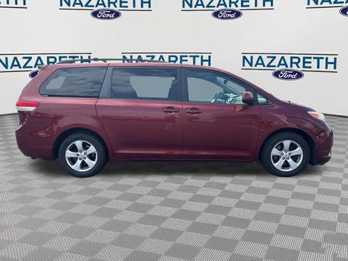 Used 2012 Toyota Sienna LE FWD image 8