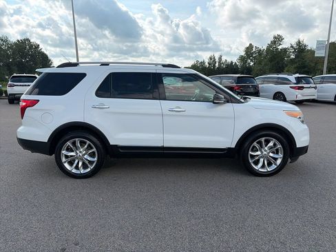 Used 2014 Ford Explorer XLT w/ Equipment Group 202A FWD image 6