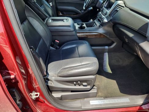 Used 2016 Chevrolet Suburban LT RWD image 23
