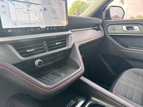 Used 2025 Ford Explorer ST-Line w/ Premium Package image 28