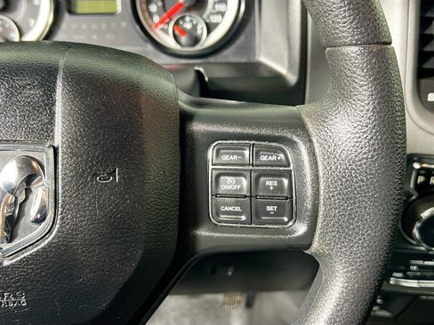 Used 2019 RAM 1500 Express AWD/4WD image 19
