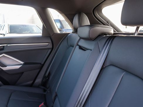 New 2025 Audi Q3 2.0T Premium image 25