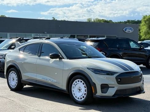 Used 2025 Ford Mustang Mach-E GT AWD/4WD image 38