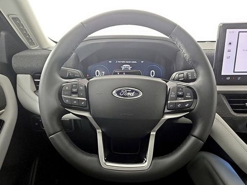New 2026 Ford Explorer Platinum AWD/4WD image 18