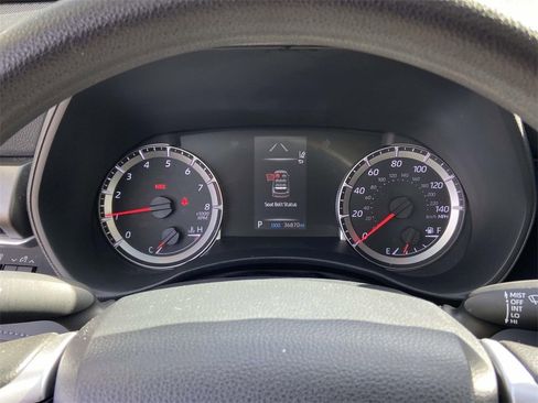 Used 2022 Toyota Highlander L image 34