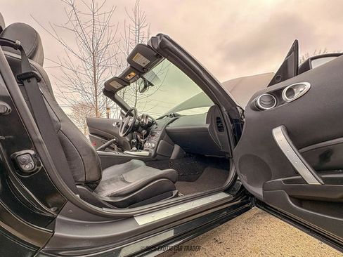 Used 2007 Nissan 350Z Touring image 34