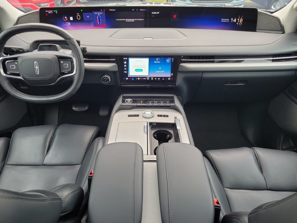Certified 2025 Lincoln Navigator L Reserve AWD/4WD image 11
