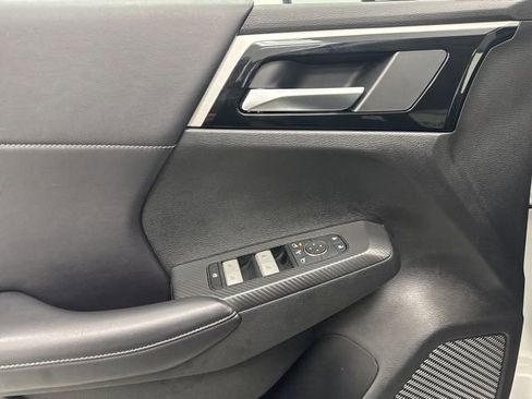 Used 2024 Mitsubishi Outlander FWD image 9