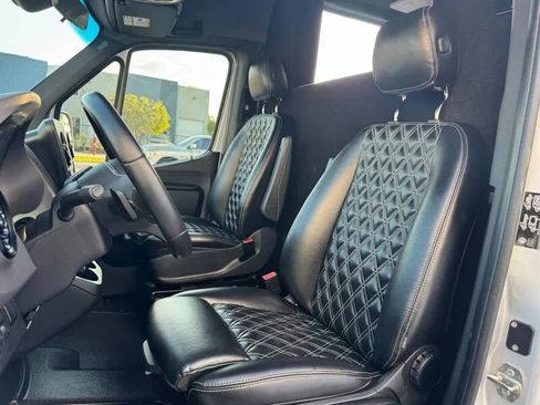 Used 2023 Mercedes-Benz Sprinter 3500 image 17