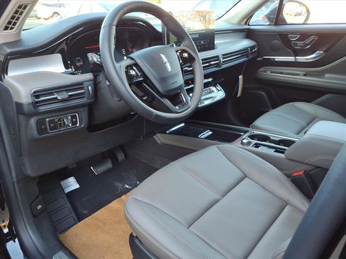New 2026 Lincoln Corsair Premiere image 14